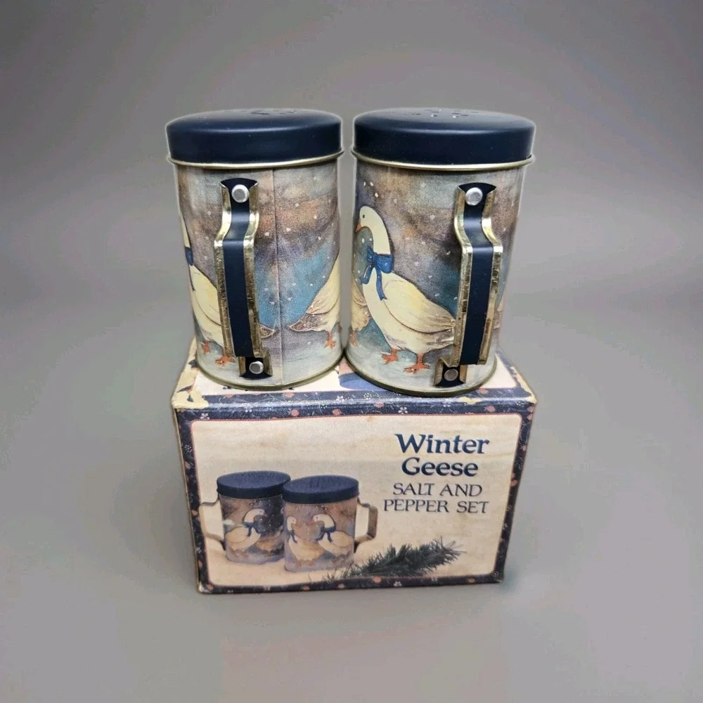Vintage Winter Geese Salt & Pepper Shaker Set w/ Box Cottagecore Farmhouse
